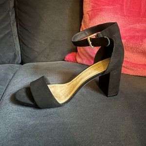 Black old navy 2 inch heel